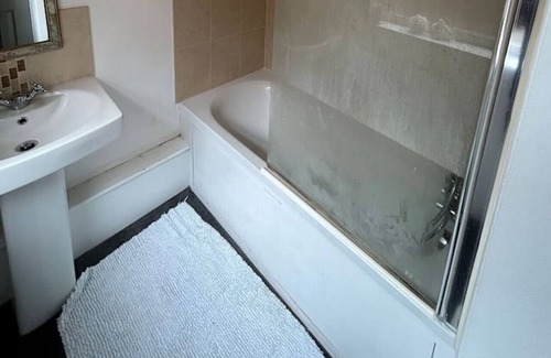 Stoke-on-Trent House | Clean Budget Accommodation