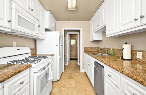 Newport Beach Apartment | Clean Budget Friendly Apartment Steps from Beach