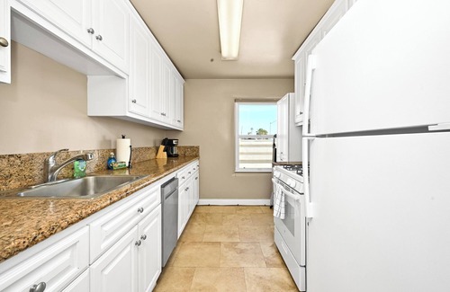 Newport Beach Apartment | Clean Budget Friendly Apartment Steps from Beach