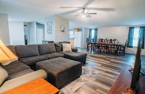 Ruffin House | Clean, charming, and spacious 3-bedroom house in Walterboro with WiFi and AC