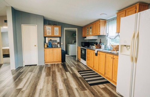 Ruffin House | Clean, charming, and spacious 3-bedroom house in Walterboro with WiFi and AC