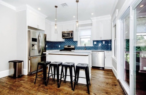 Dorchester House | Clean, Contemporary Duplex | Sleeps 17
