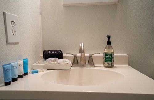 Southwest Raleigh House | Clean & Cozy 2Bdm/1.5B Townhouse, Great Location!