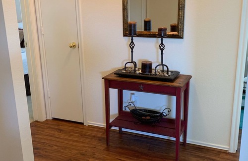 Wellborn House | Clean cozy home in South College Station!