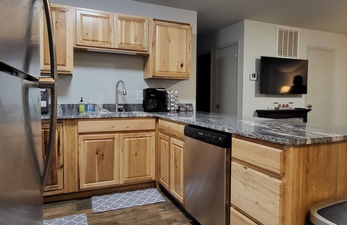 Twin Falls House | Clean & Cozy! - HOT TUB Hideaway!