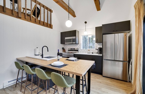 Long Pond Ski Chalet | Clean Fresh Bright and Beautiful Chalet for Year Round Fun!