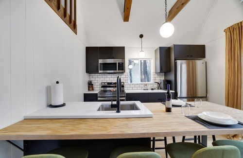 Long Pond Ski Chalet | Clean Fresh Bright and Beautiful Chalet for Year Round Fun!