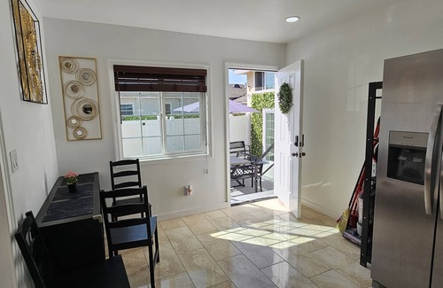 North Long Beach House | Clean, Gym, Great for Cruise Line & Convention Ctr. Lots of Parking.n