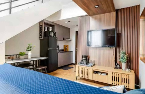 Forbes Park Condo | CLEAN Hotel Vibe with Golf View Loft at the HEART of BGC