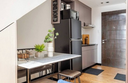 Forbes Park Condo | CLEAN Hotel Vibe with Golf View Loft at the HEART of BGC