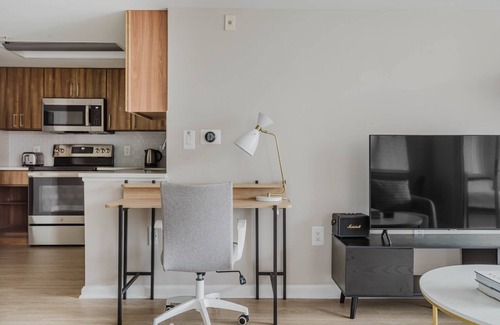 Chinatown Apartment | Clean Mount Vernon 1BR w/Gym & Pool, near Arena & Museum, by Blueground
