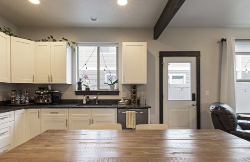 Franklin to the Fort Other | Clean Newer Townhome with Garage in Central Missoula-Family Friendly.