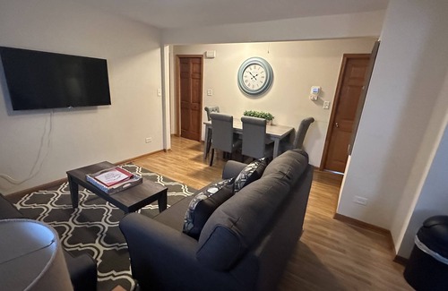 Libertyville Apartment | Clean Newly remodeled 2 bedroom apartment