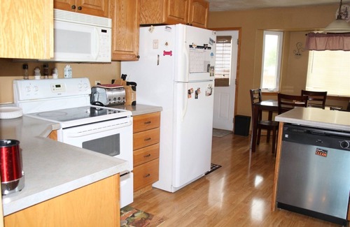 Summerset House | clean, quite, 20 miles from Sturgis.