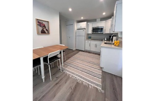 Northridge House | Clean Spacious Los Angeles 1-bedroom Guest House
