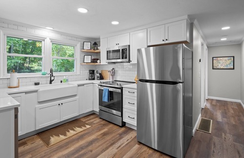 Hendersonville House | Clear Creek Retreat - Pet Friendly, King Bed, Hot Tub, Game Room, Fire Pit