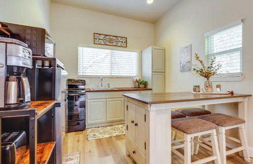 Clear Lake Apartment | Clear Lake Getaway w/Dock Access & Shared Yard!