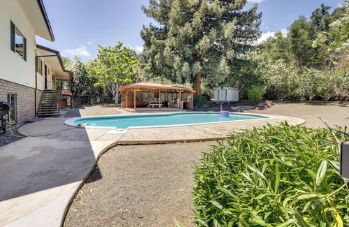 Clear Lake Apartment | Clear Lake Getaway w/Pool Access, Near Beaches!