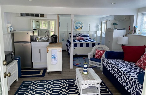 Plymouth Apartment | Clear Pond Inn- Suite, Pet friendly Pond front studio apartment sleeps 4 guests.