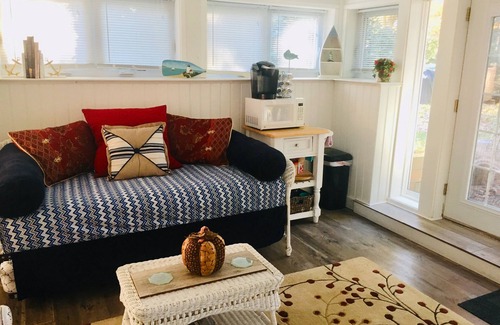 Plymouth Apartment | Clear Pond Inn- Suite, Pet friendly Pond front studio apartment sleeps 4 guests.