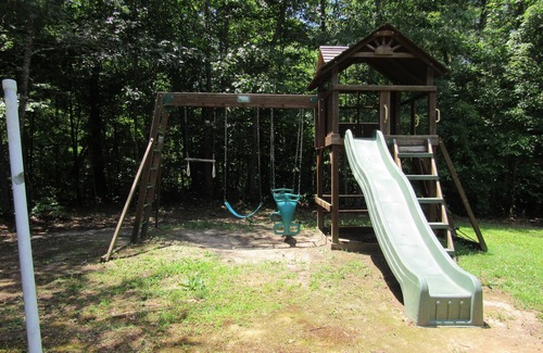 Ozone Cabin | Clear View Retreat: Family Cabin #2