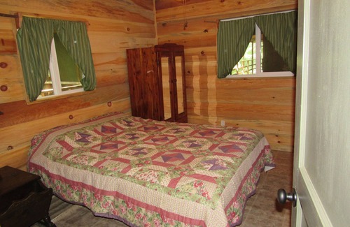 Ozone Cabin | Clear View Retreat: Family Cabin #2