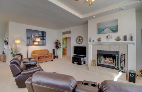 Clear Lake House | Clearlake Oaks Home with Game Room, Dock and Deck