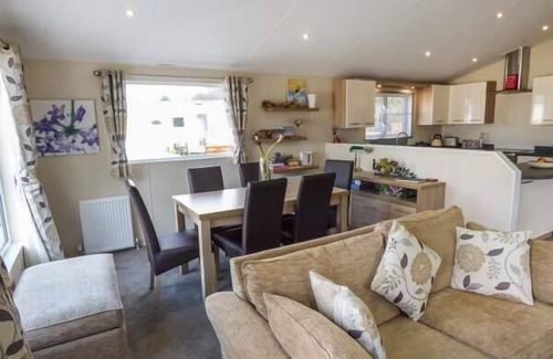 Borth Cottage | CLEARVIEW LODGE, family friendly, luxury holiday cottage in Borth