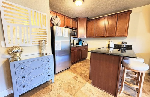 Mid America Condo | Clearwater Luxe!