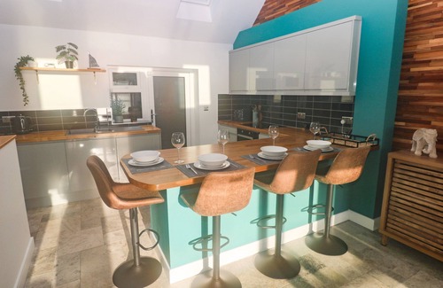 Neyland House | CLEDDAU SOUND, family friendly, country holiday cottage in Neyland