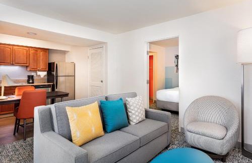 Anaheim Resort Hotel | Clementine Hotel & Suites Anaheim