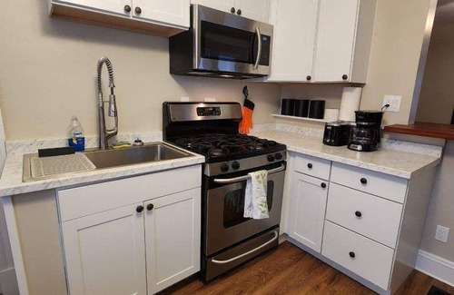 Norwood House | Cleneay #1, Private 3 Bed near Xavier & Downton