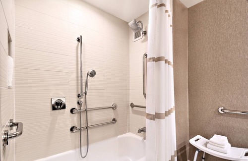 Warrensville Heights Hotel | Cleveland Marriott East