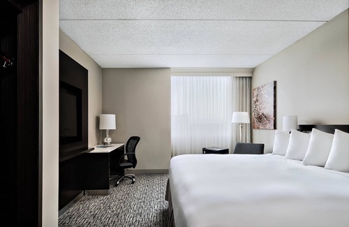 Warrensville Heights Hotel | Cleveland Marriott East