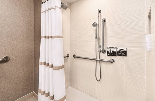 Warrensville Heights Hotel | Cleveland Marriott East