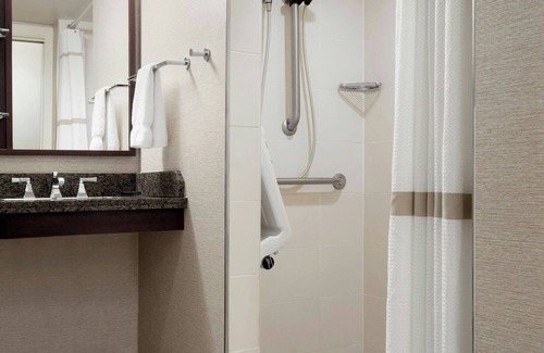 Downtown Cleveland Hotel | Cleveland Marriott Downtown at Key Tower