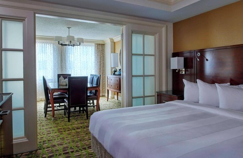 Downtown Cleveland Hotel | Cleveland Marriott Downtown at Key Tower