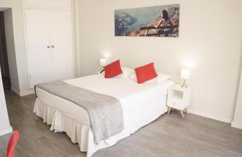 Copacabana Hotel | CLH Suites Domingos Ferreira
