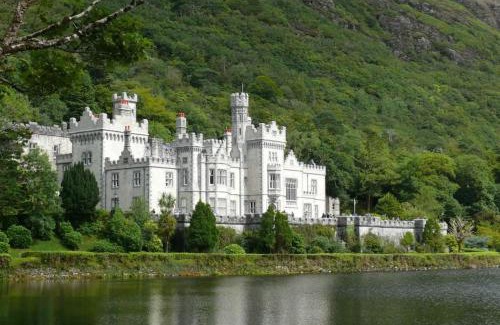 Clifden House | Clifden Glen Cottage