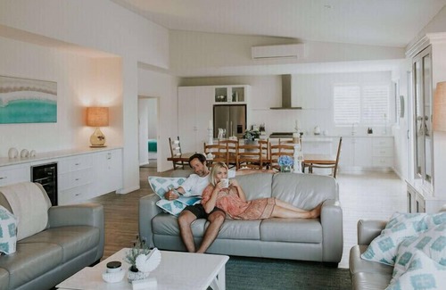 Yallingup House | Cliff Beach House, luxury Yallingup accommodation in secluded private estate