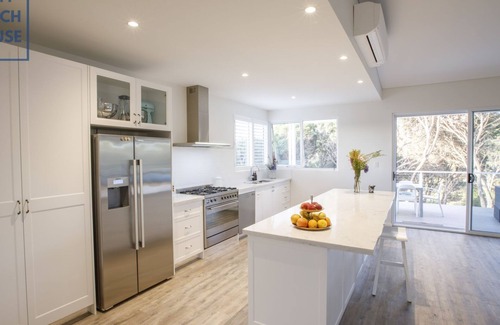 Yallingup House | Cliff Beach House, luxury Yallingup accommodation in secluded private estate