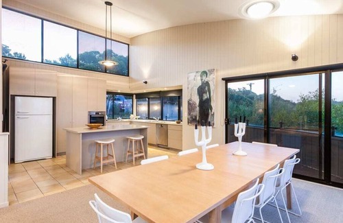 Fairhaven House | Cliff Edge Luxury I An Oceanview Escape Above Fairhaven