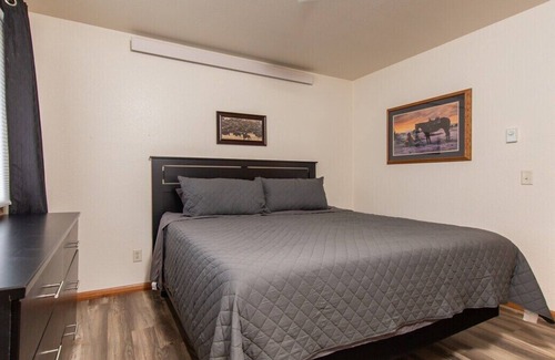 Rimrock Apartment | *Cliff View Apts #2*King Bed*Private Balcony*