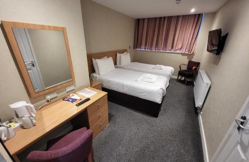 Tenby Hotel | Cliffe Norton