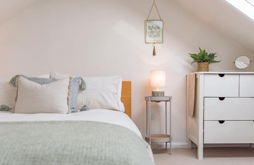 Deal House | Cliffeside Cottage