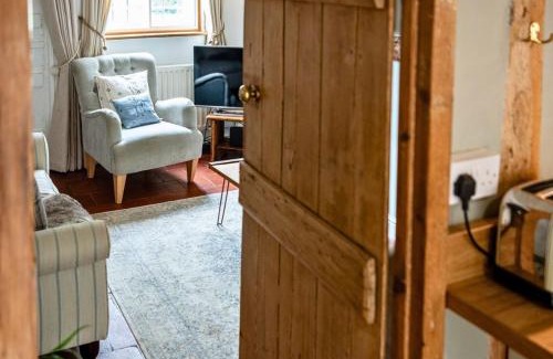 Stratford-upon-Avon House | Clifford Chambers - Cosy 2 Bedroom Cottage!