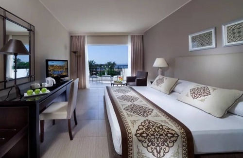 El Hadaba Hotel | Cliffside Retreat | 4 Family-friendly Rooms w/Pools, Snorkeling & Beach Access