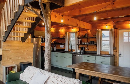 Primrose Cabin | Cliffside Cabin, 50 Acres Near Red River Gorge