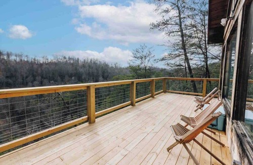 Primrose Cabin | Cliffside Cabin, 50 Acres Near Red River Gorge