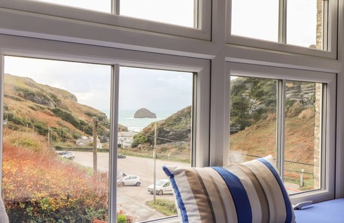 Trebarwith Strand Cottage | CLIFFSIDE, family friendly, character holiday cottage in Tintagel